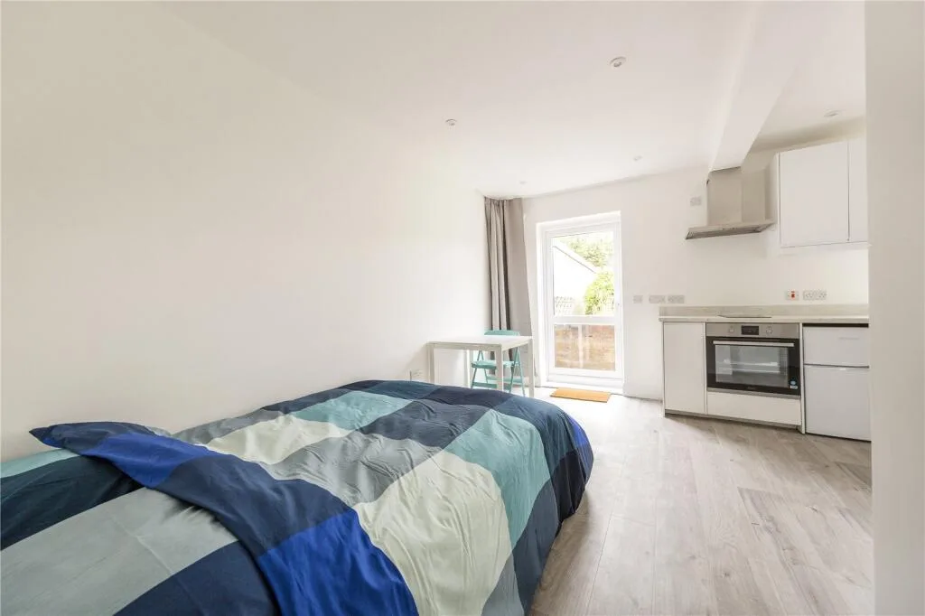 1 bedroom house share for rent