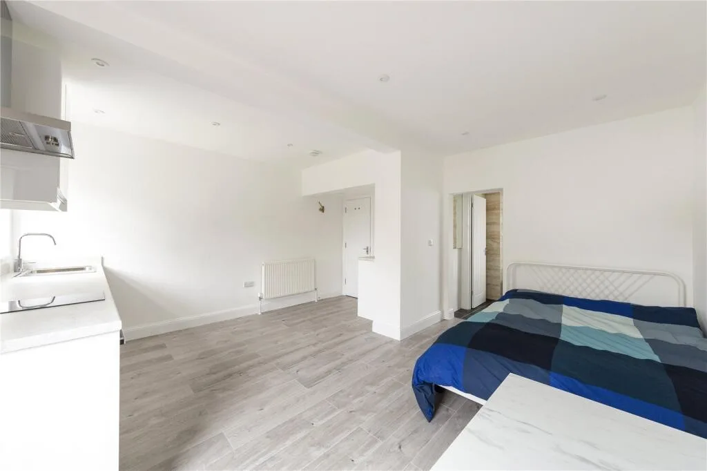 1 bedroom house share for rent