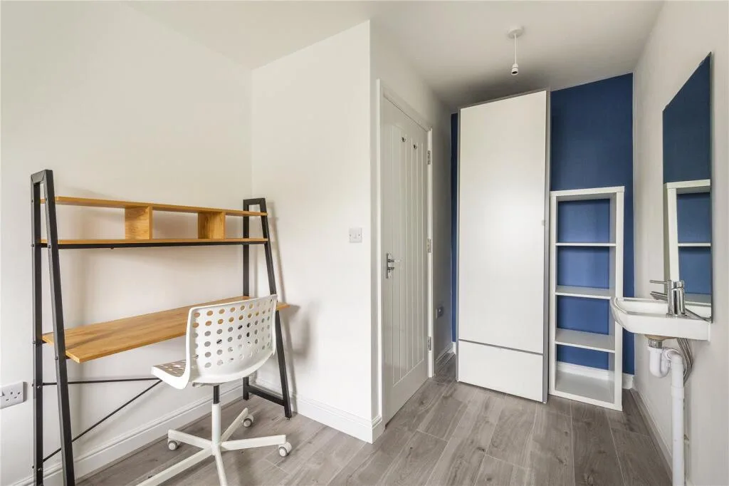 1 bedroom house share for rent