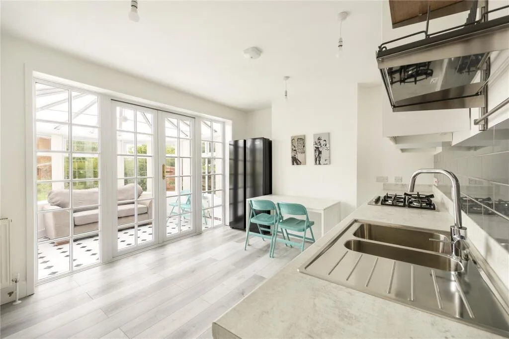 1 bedroom house share for rent