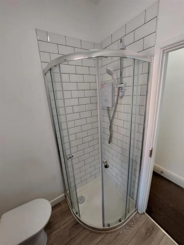 1 bedroom house share for rent
