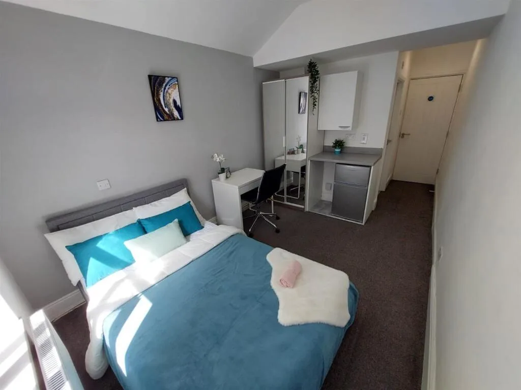 1 bedroom house share for rent