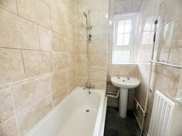 4 bedroom flat for rent