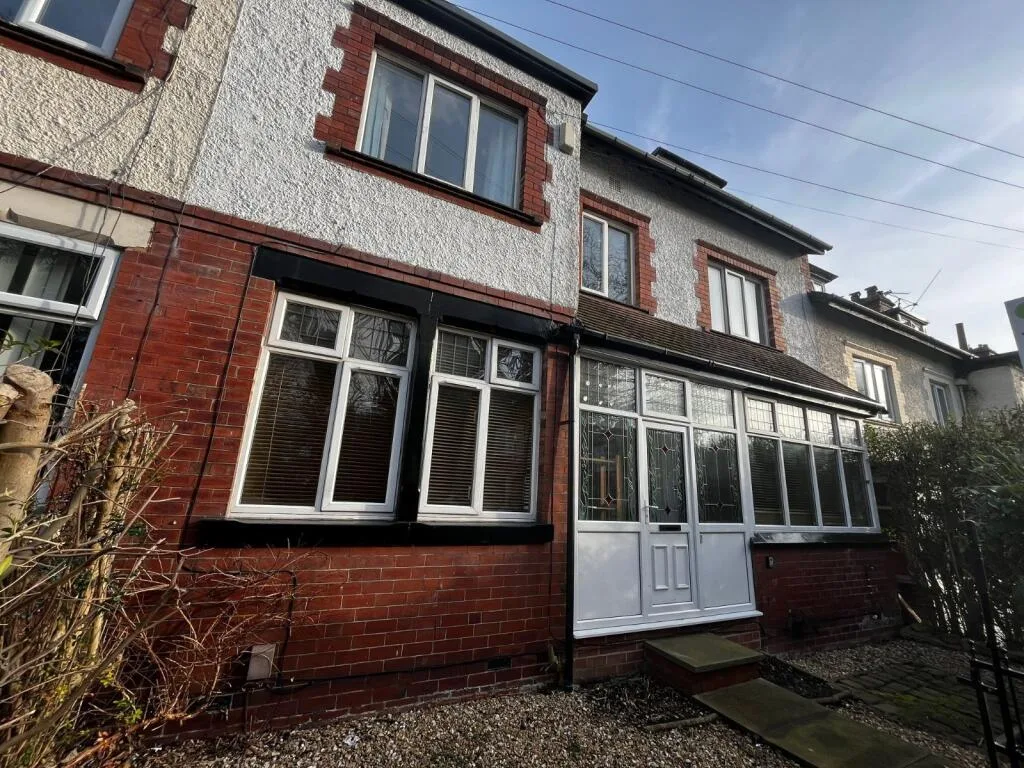 5 bedroom terraced house for rent