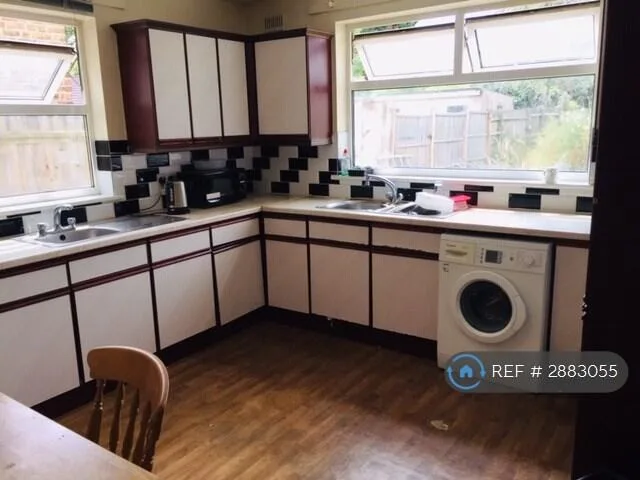 1 bedroom house share for rent