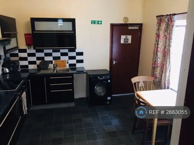 1 bedroom house share for rent