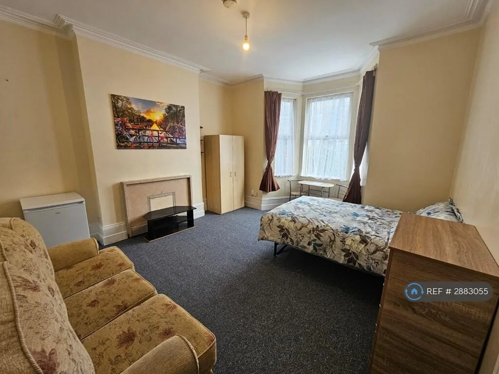 1 bedroom house share for rent
