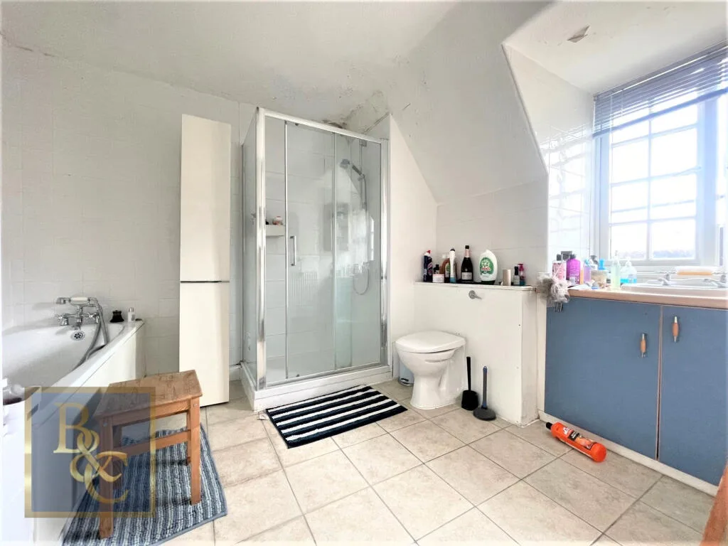 4 bedroom maisonette for rent