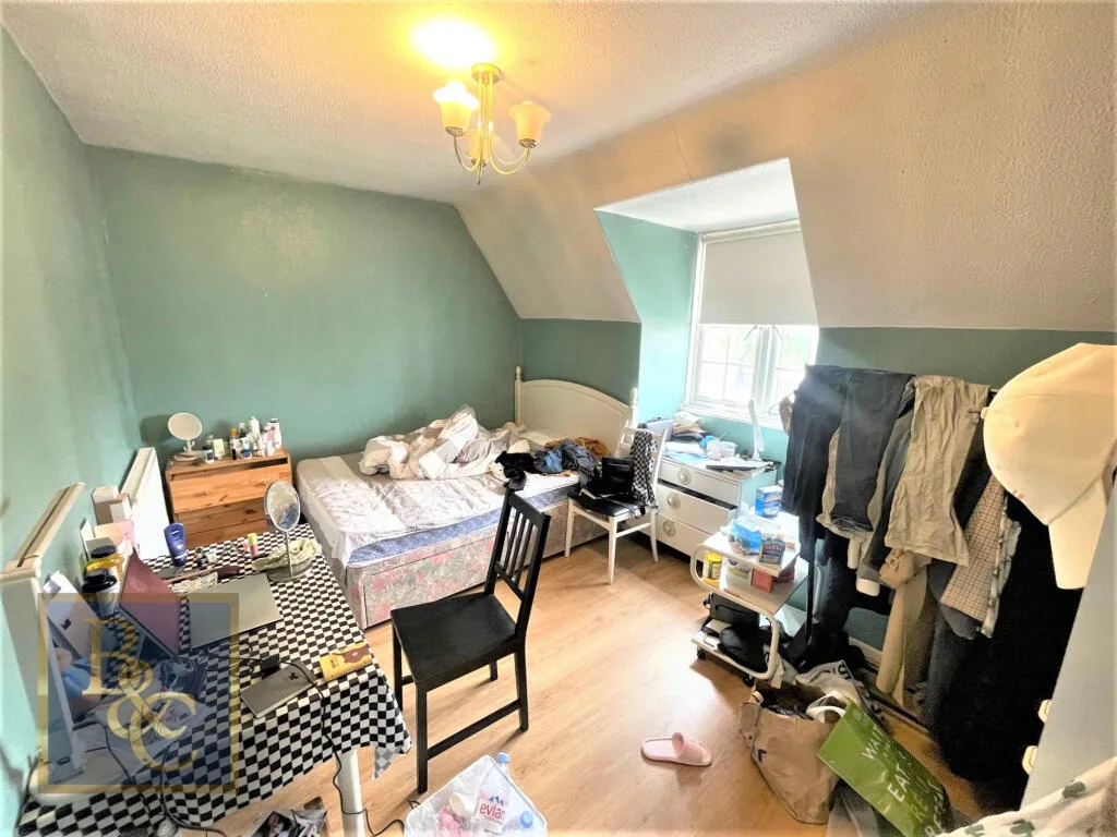 4 bedroom maisonette for rent