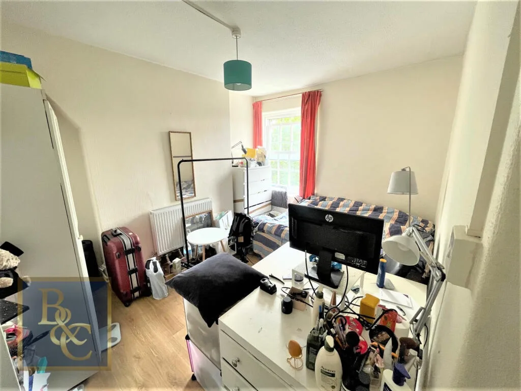 4 bedroom maisonette for rent