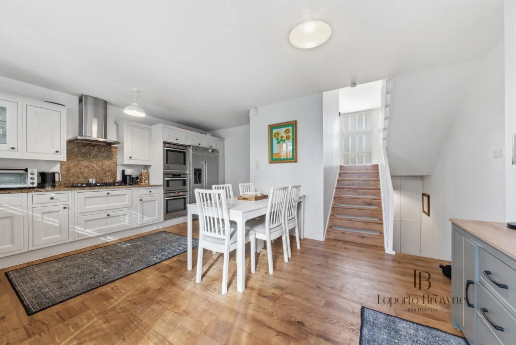 4 bedroom terraced house for rent