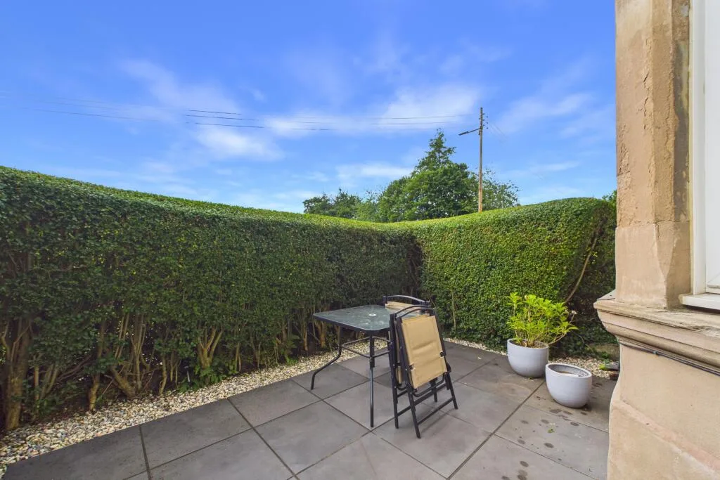 2 bedroom ground floor flat for rent