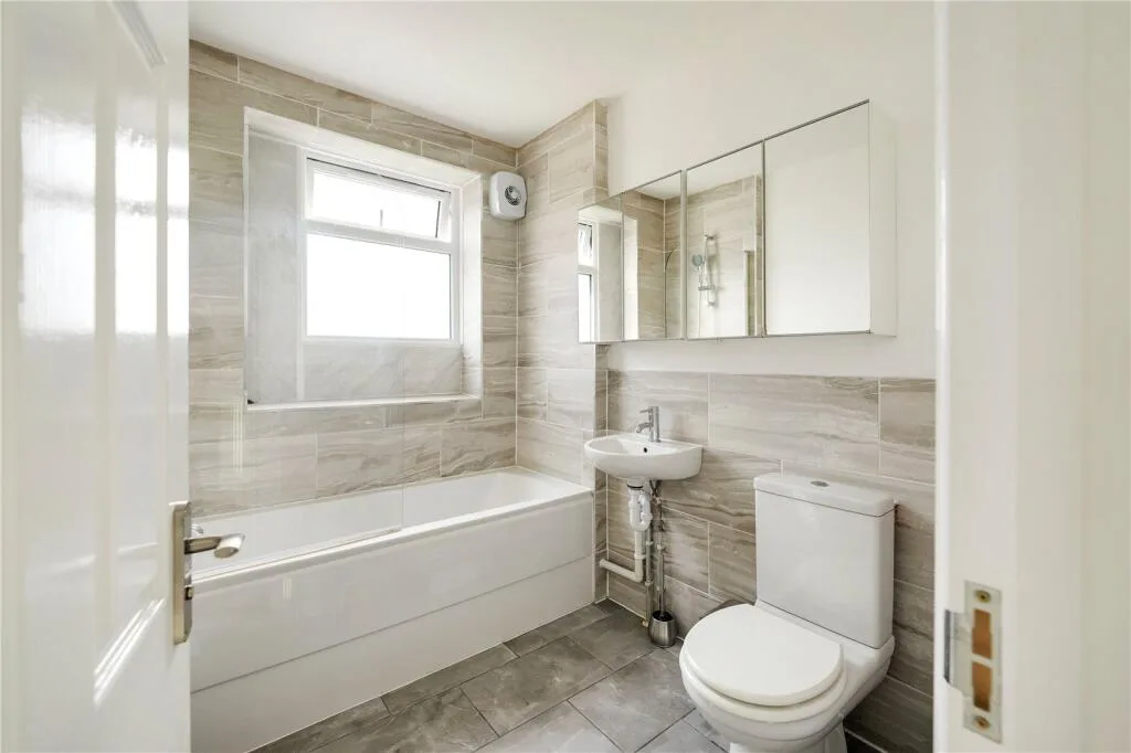 1 bedroom house share for rent