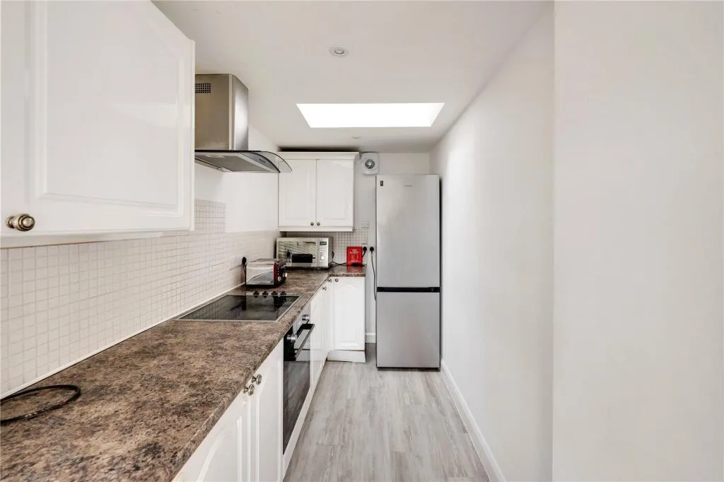 1 bedroom house share for rent