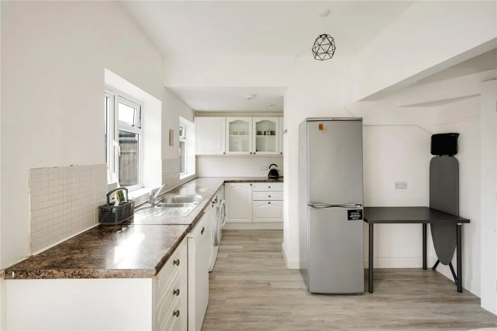 1 bedroom house share for rent