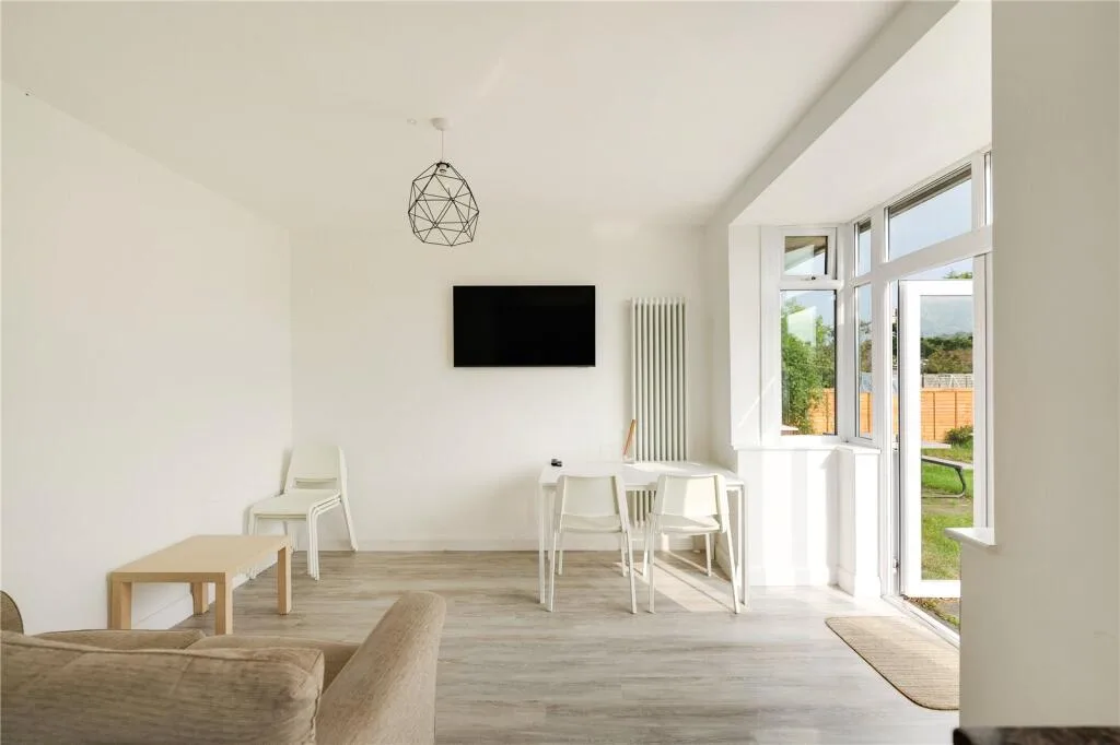 1 bedroom house share for rent