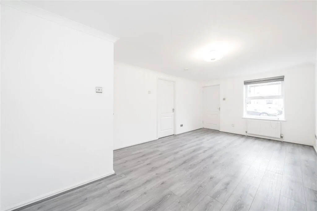 1 bedroom maisonette for rent