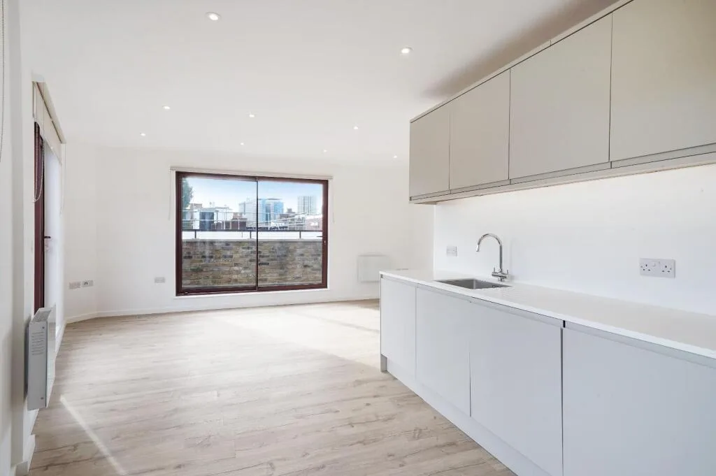 3 bedroom flat for rent