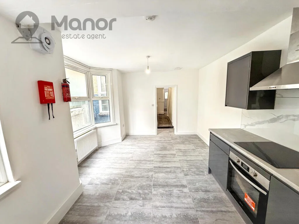 4 bedroom terraced house for rent