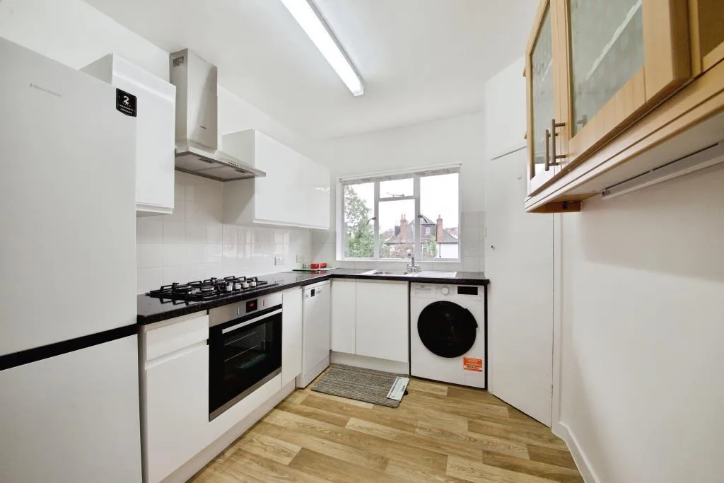 2 bedroom maisonette for rent