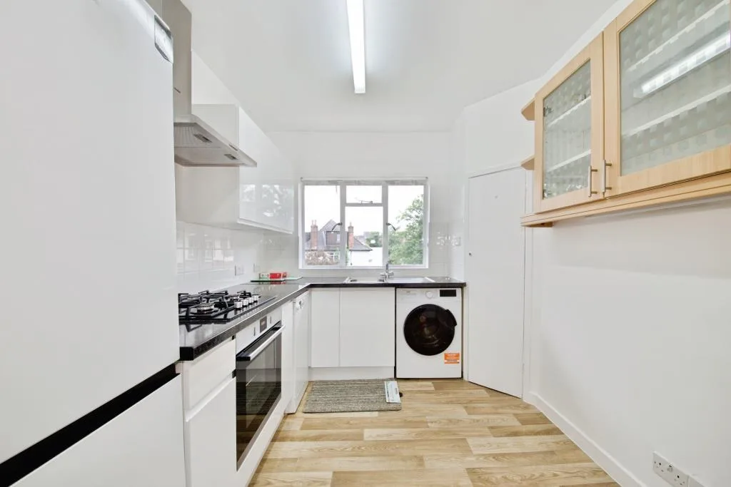 2 bedroom maisonette for rent