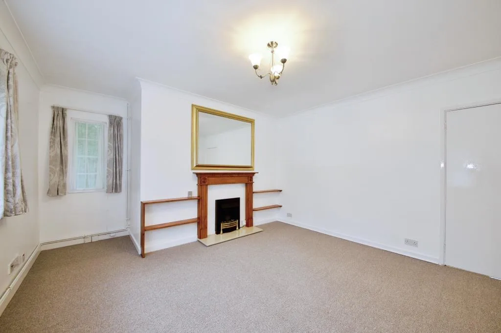 2 bedroom maisonette for rent