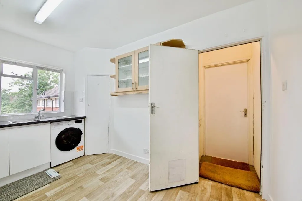 2 bedroom maisonette for rent