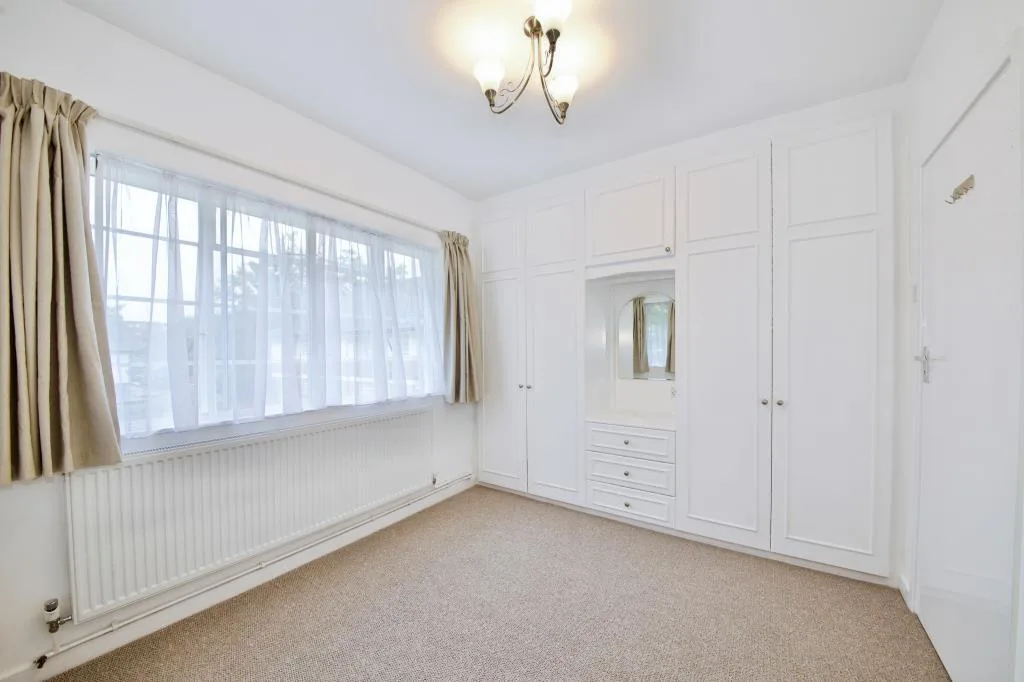 2 bedroom maisonette for rent