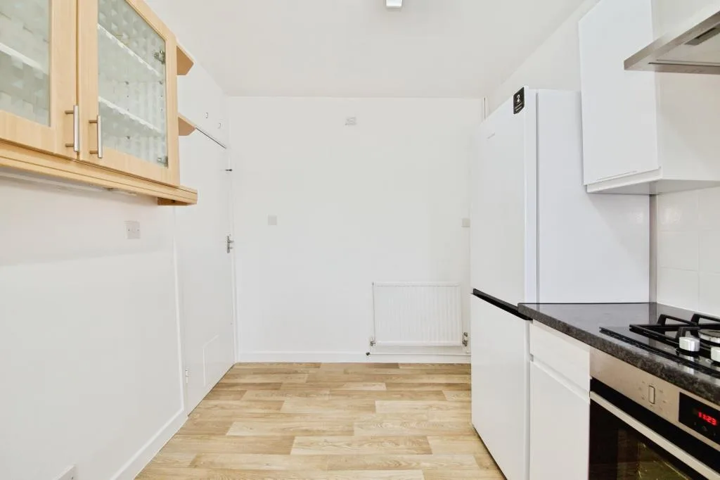 2 bedroom maisonette for rent