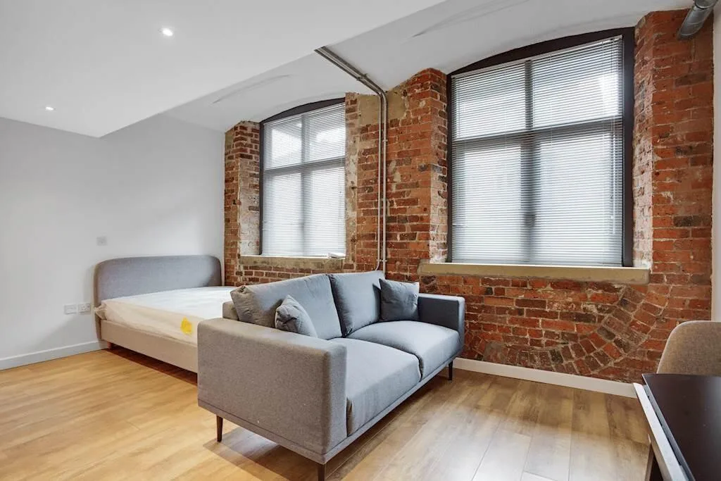 Studio flat for rent