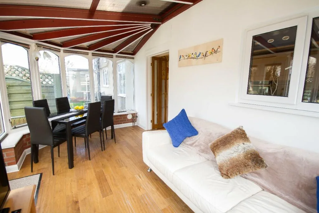 1 bedroom house share for rent
