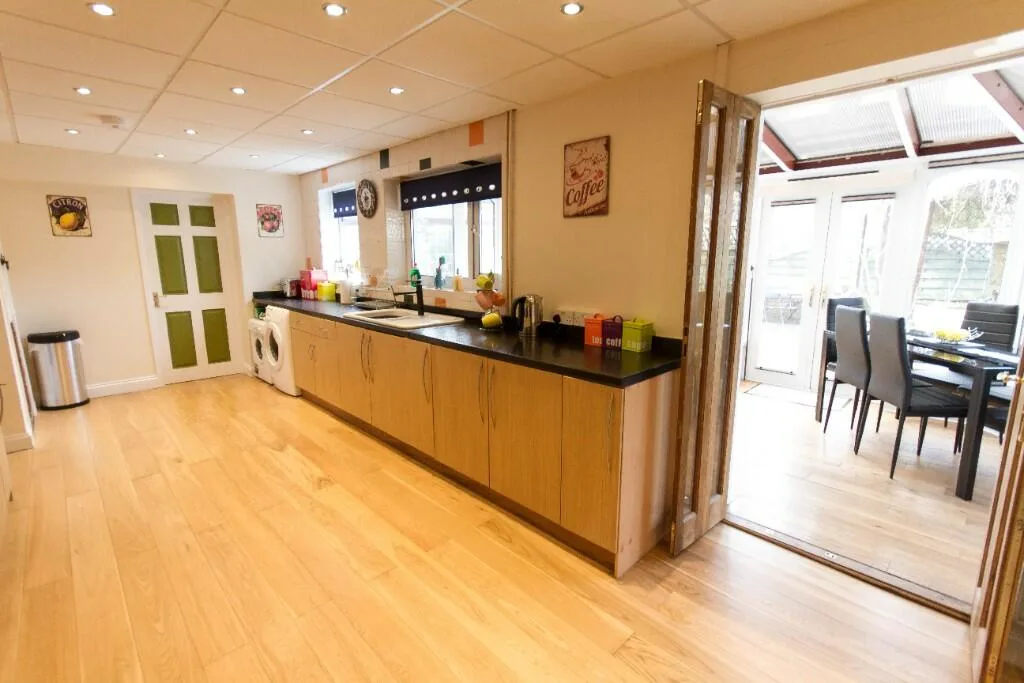 1 bedroom house share for rent