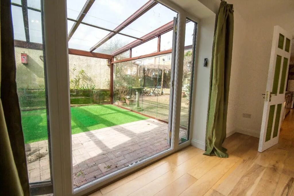 1 bedroom house share for rent