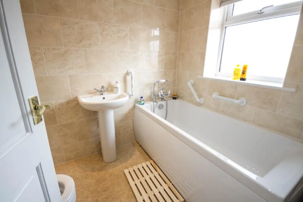 1 bedroom house share for rent