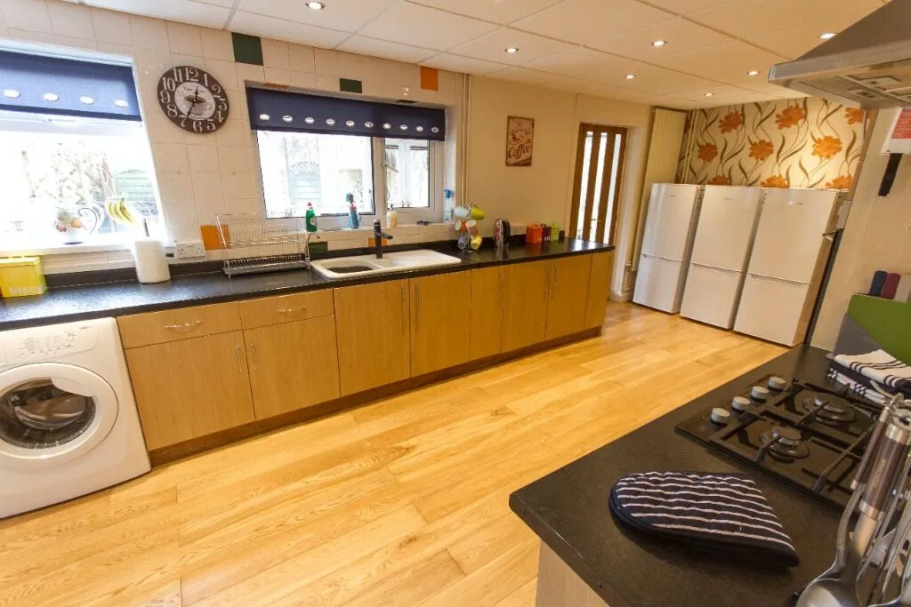 1 bedroom house share for rent