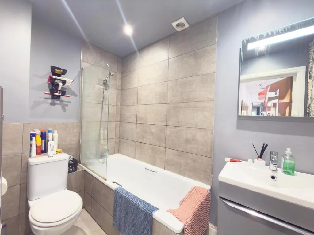 3 bedroom flat for rent