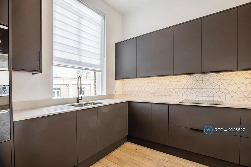 3 bedroom maisonette for rent