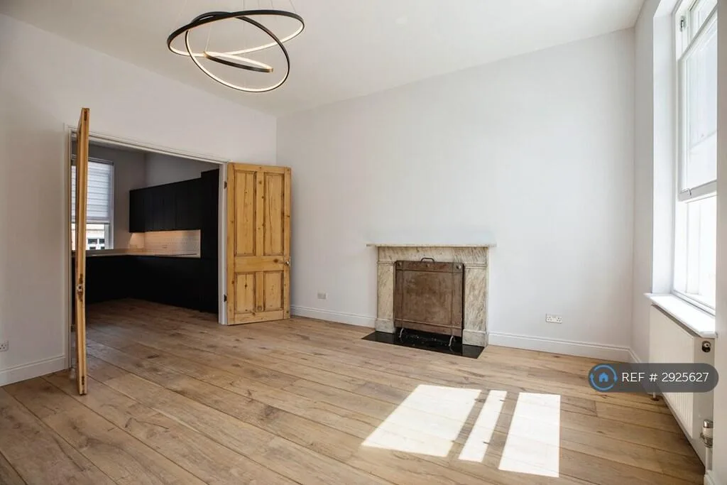 3 bedroom maisonette for rent