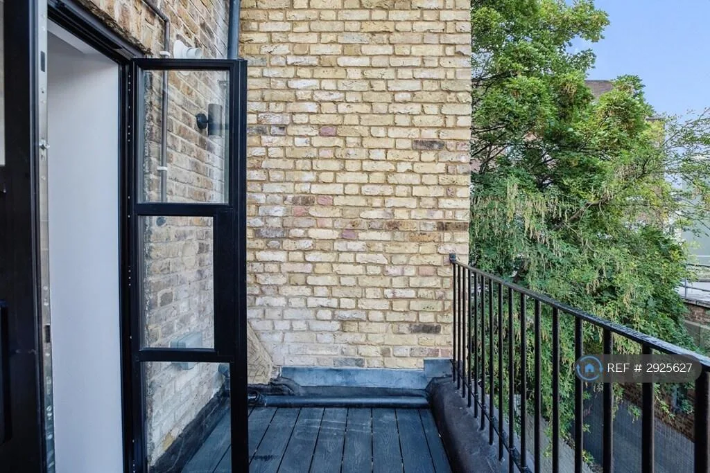 3 bedroom maisonette for rent