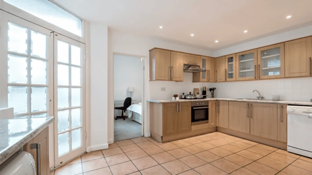 5 bedroom apartment for rent