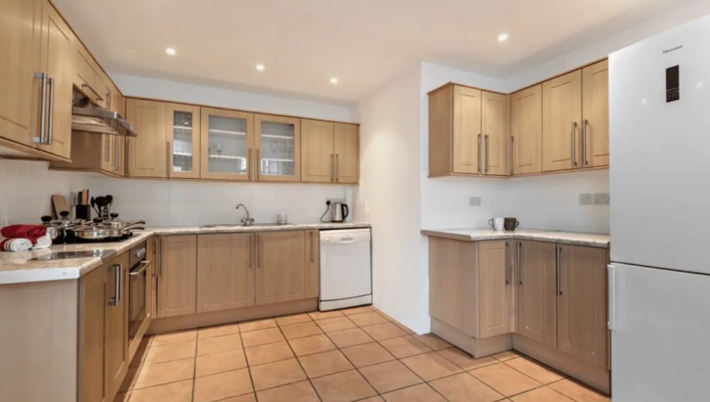 5 bedroom apartment for rent