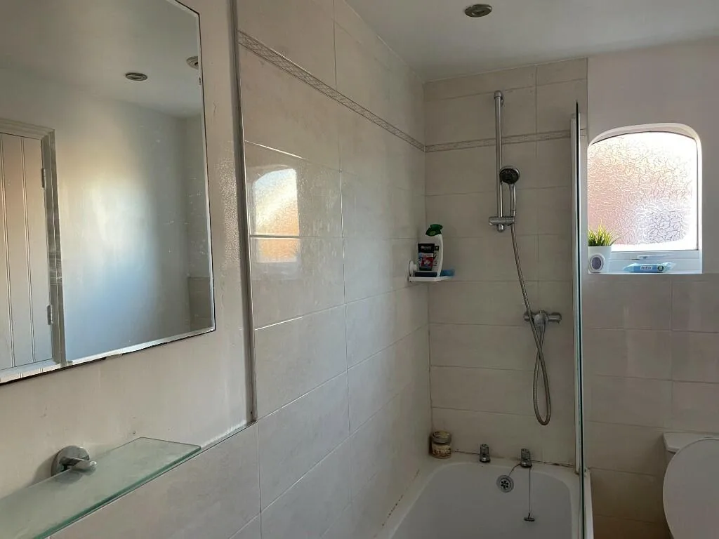 2 bedroom semi-detached house for rent
