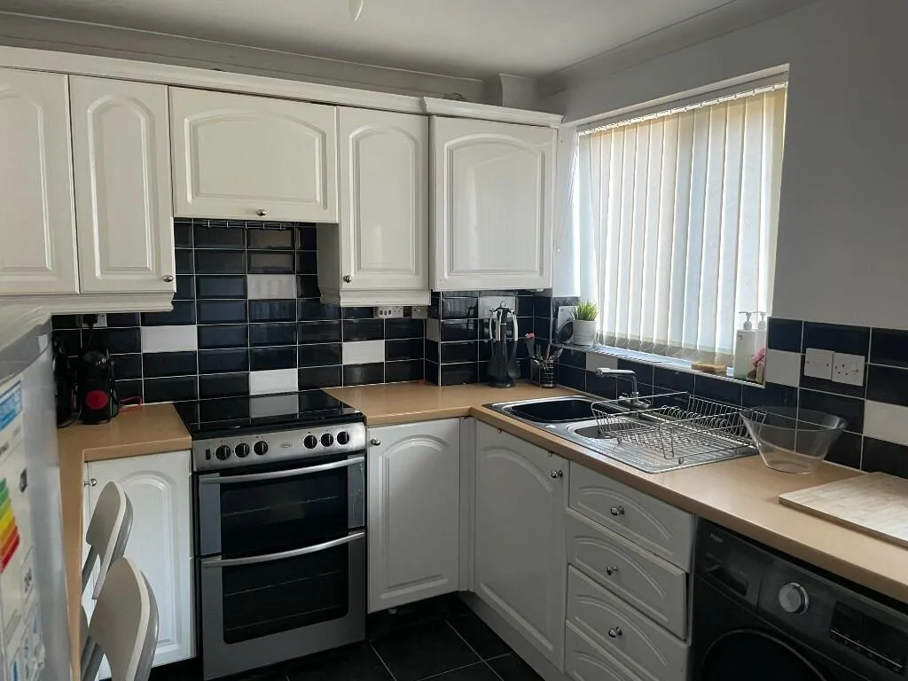 2 bedroom semi-detached house for rent