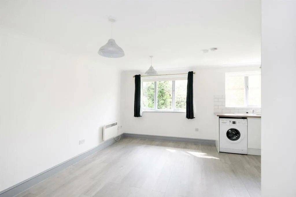 1 bedroom ground floor flat for rent