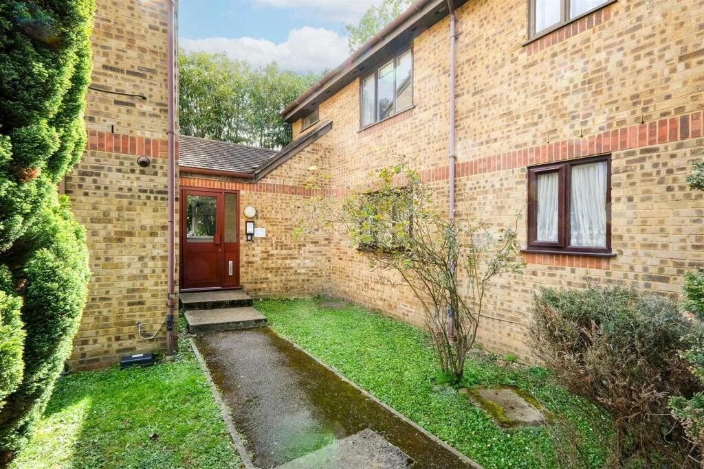 1 bedroom ground floor flat for rent