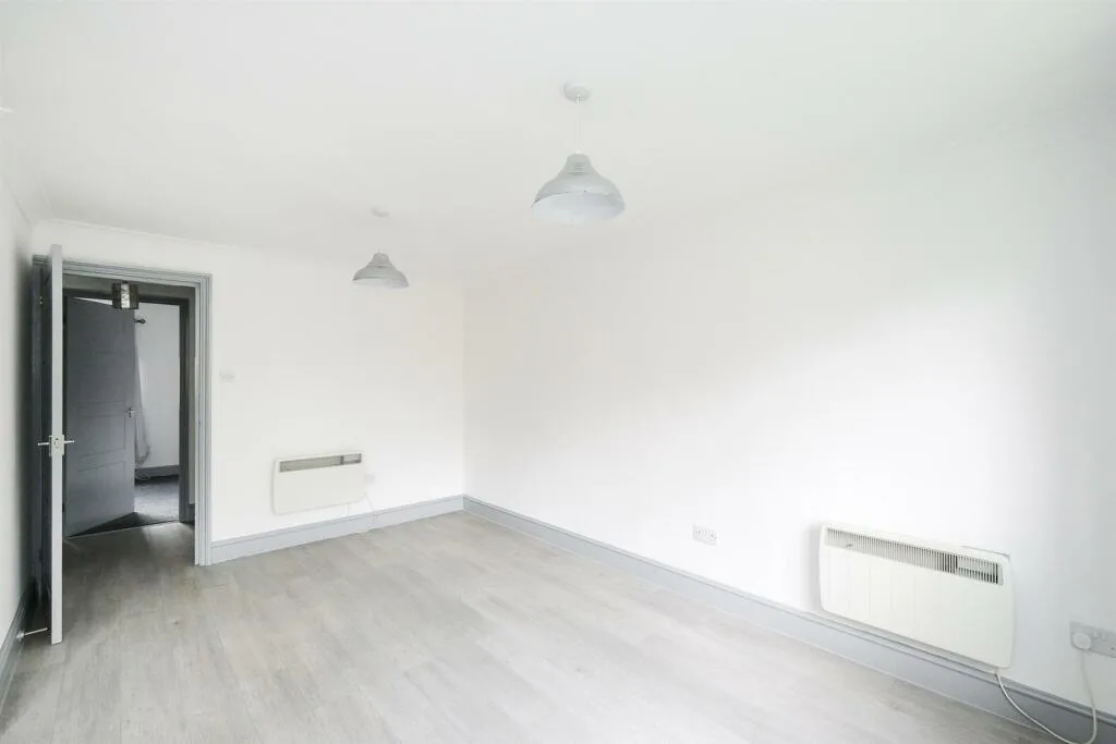 1 bedroom ground floor flat for rent
