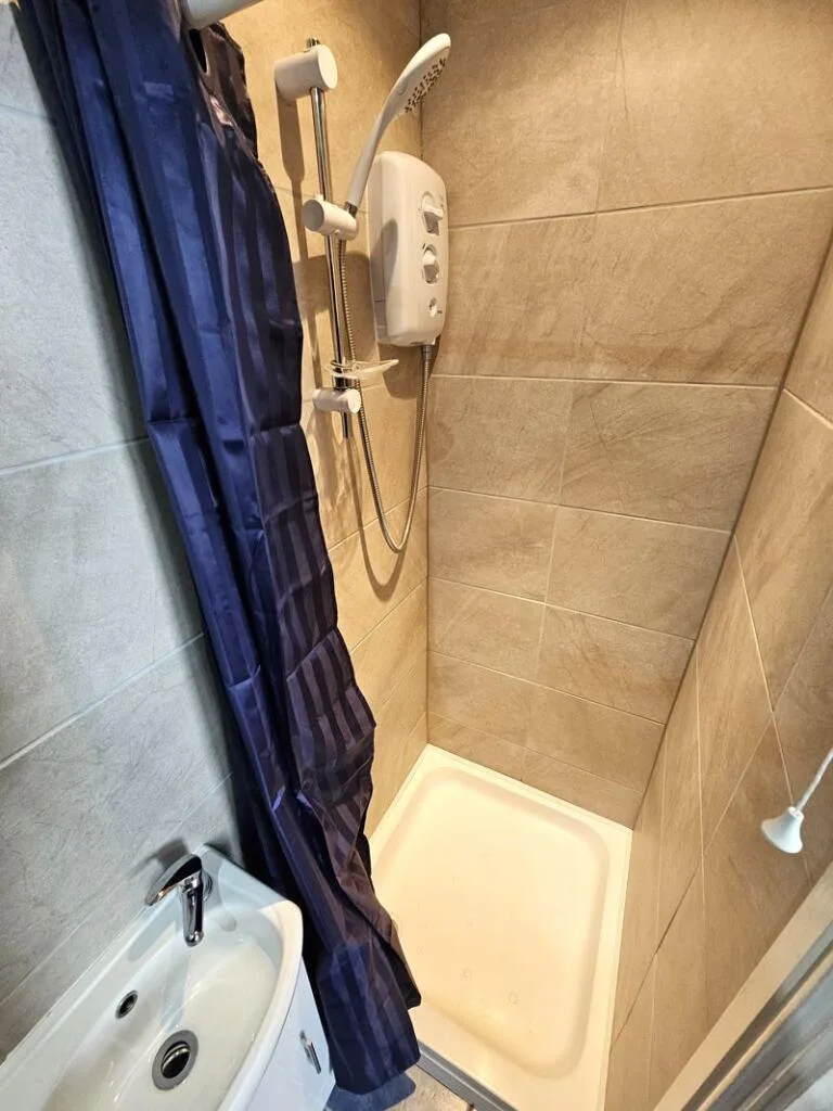 1 bedroom house share for rent