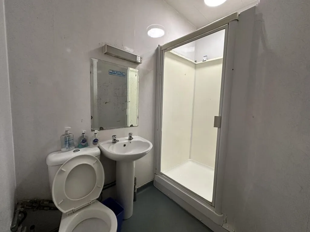 1 bedroom house share for rent