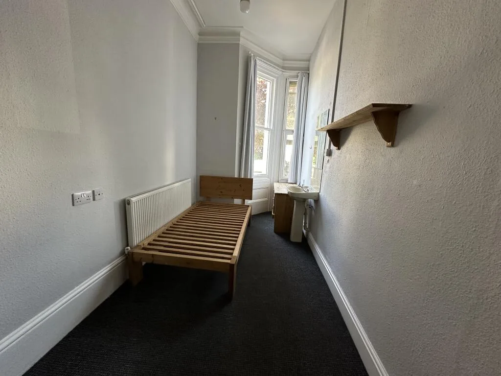 1 bedroom house share for rent