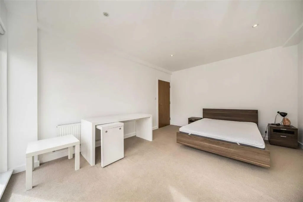 4 bedroom flat for rent